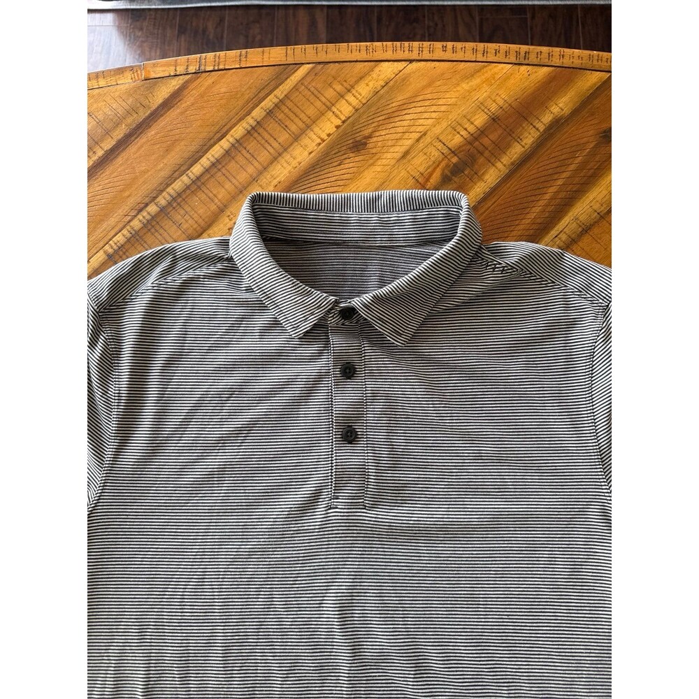 Lululemon Gray Micro-Stripe Short Sleeve Polo Men’s Medium